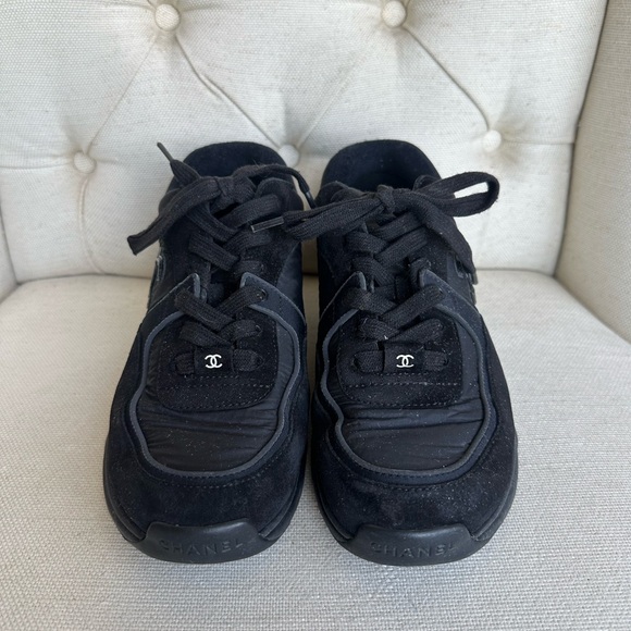 Chanel - Black Suede CC Low Top Trainers Sneakers - Size 37 - Picture 3 of 5